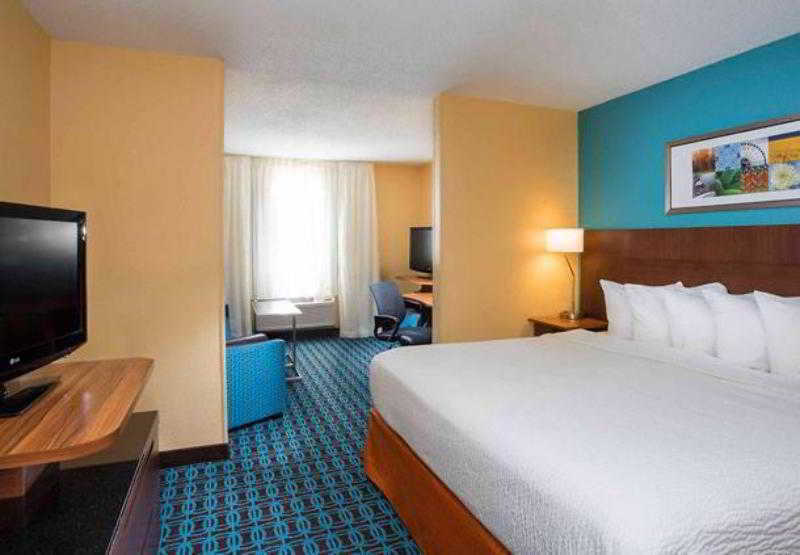 Fairfield Inn & Suites Dallas Park Central Extérieur photo