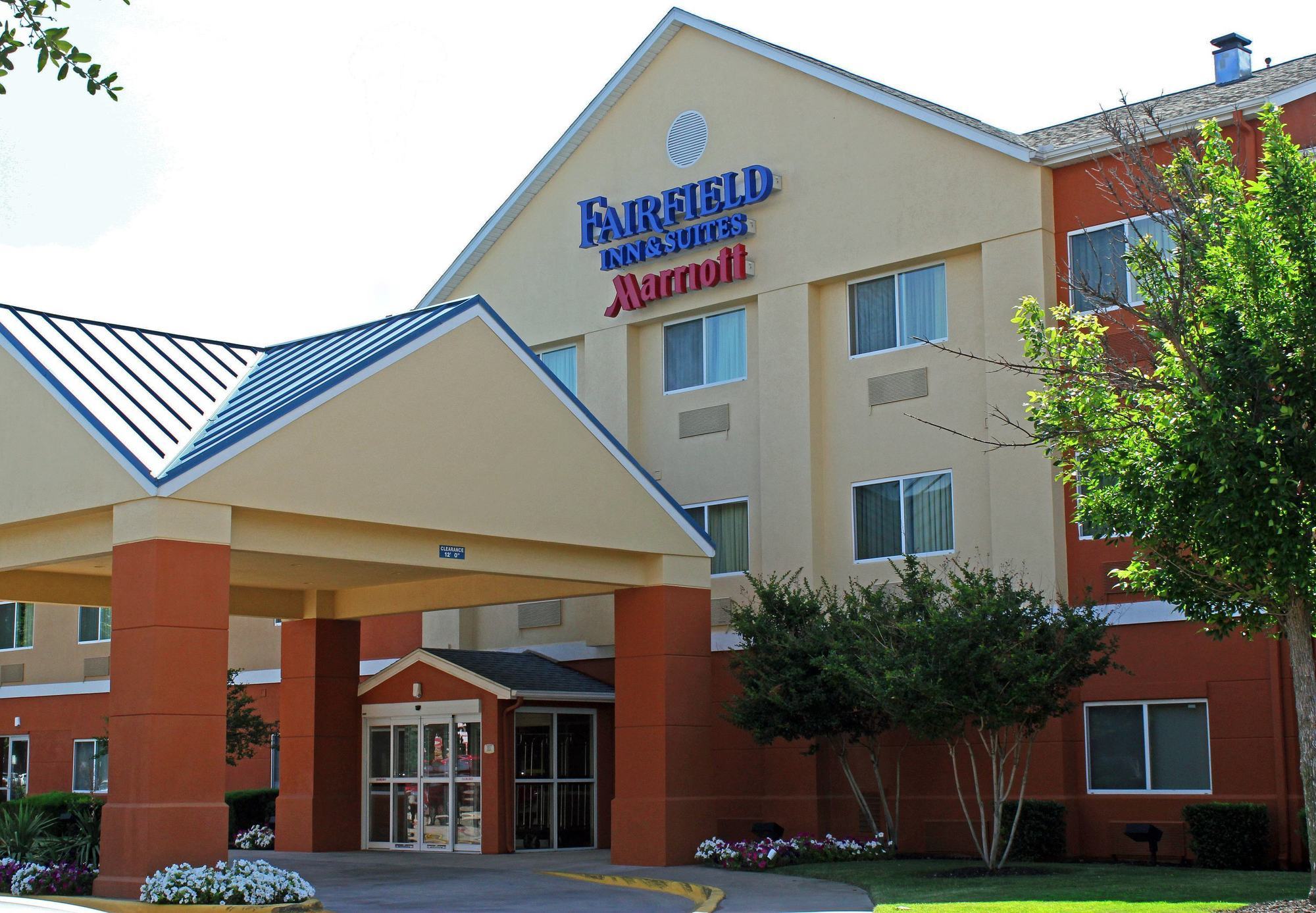 Fairfield Inn & Suites Dallas Park Central Extérieur photo